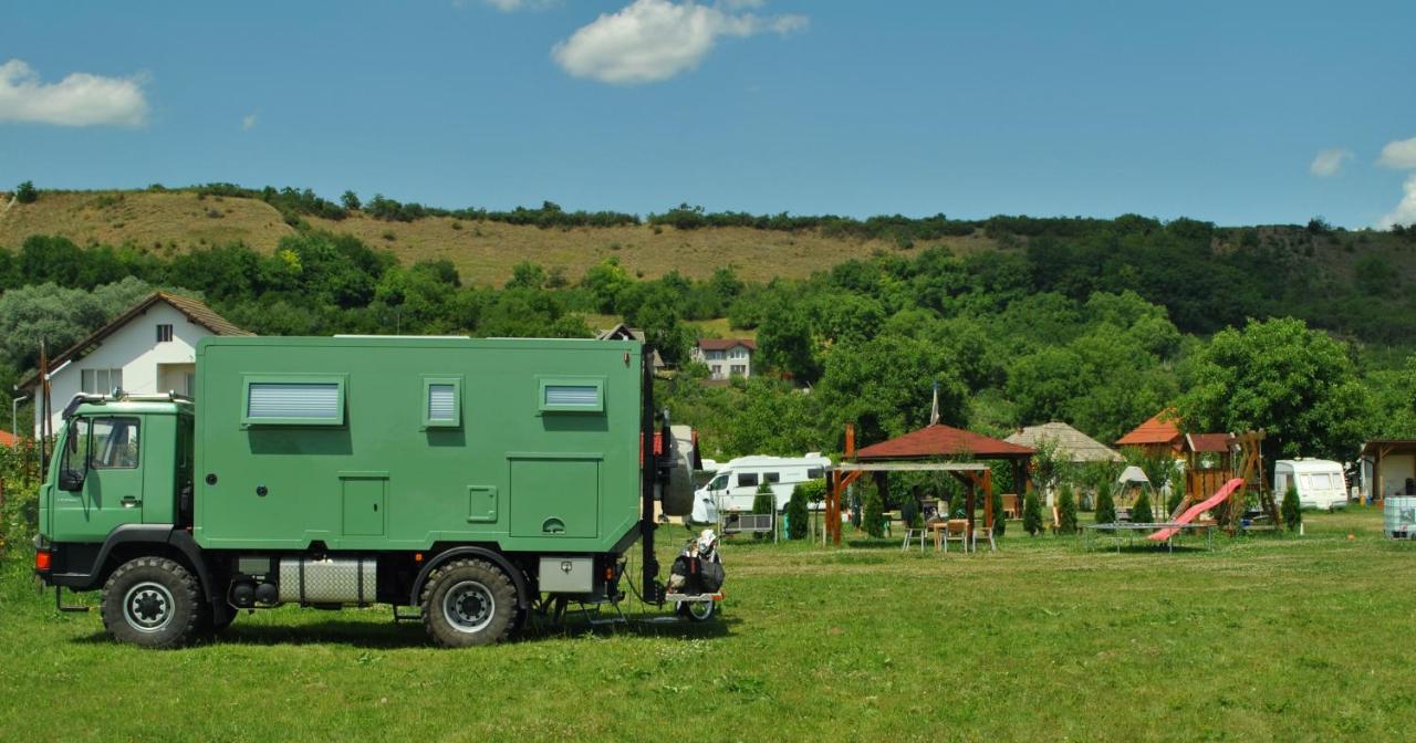 Camping La Foisor Turda Exterior foto