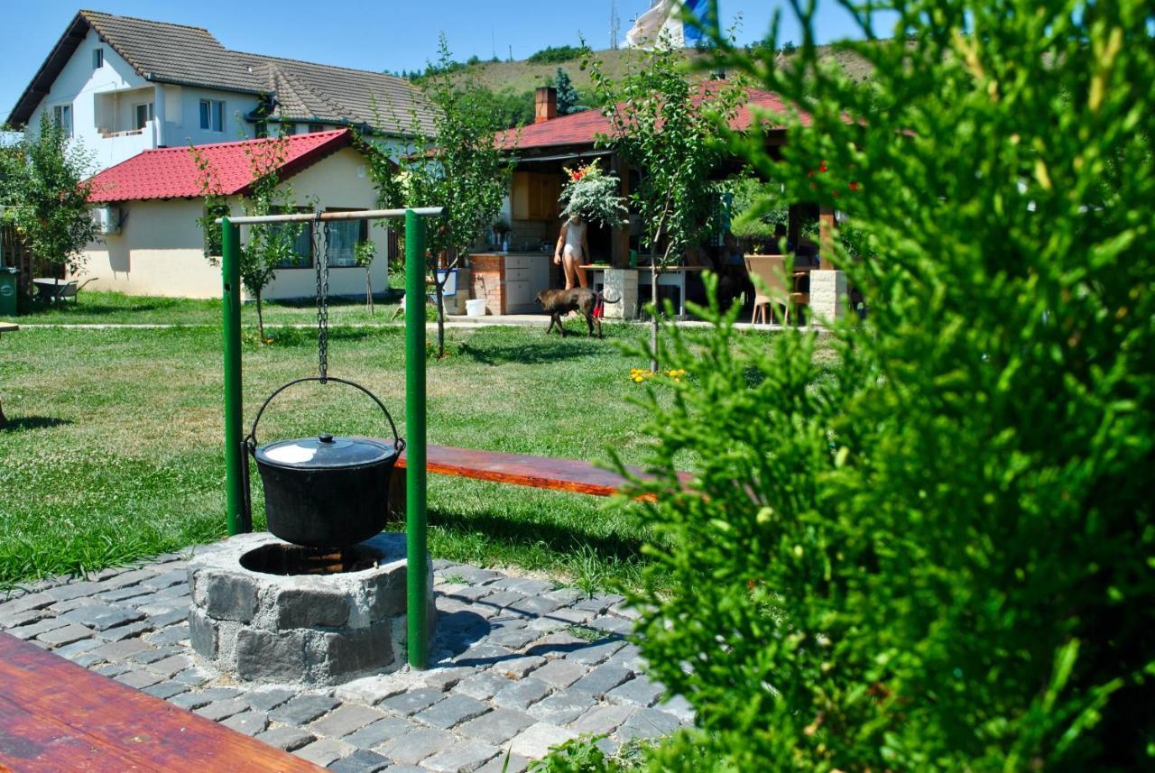 Camping La Foisor Turda Exterior foto