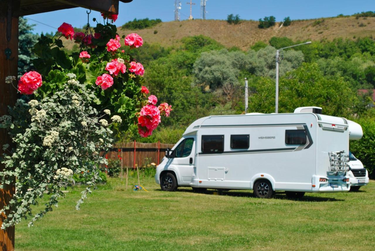 Camping La Foisor Turda Exterior foto